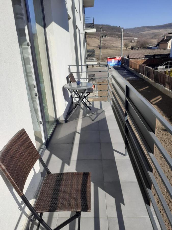 Sara Apartman Livezeni  Exterior photo